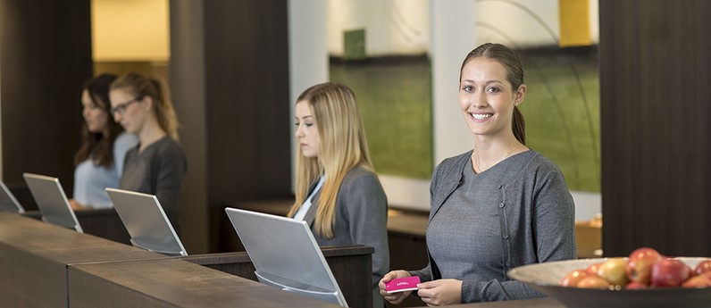 Front Office Agent (m/w/d) - Schwerpunkt Tagdienst - Estrel Tower