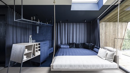 Interieur Keine optische Täuschung: Durch das gesamte Interieur zieht sich eine farbliche Zweiteilung ‒ horizontal wie vertikal.