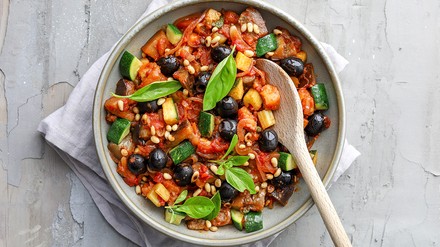 Ratatouille  Gemüse z. B. für Ratatouille ist besonders arbeitsaufwändig.