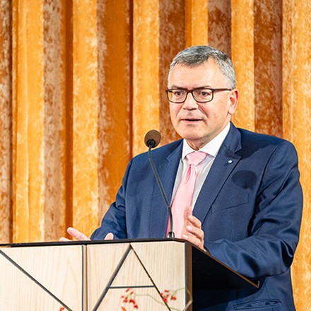 Dr. Florian Herrmann Dr. Florian Herrmann (Bayerischer Staatsminister)