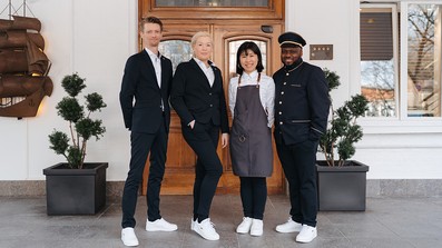 Mann - Frau trägt Haltung