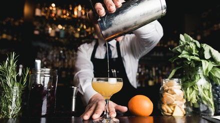 Gastgeber und Experte für Drinks Gastgeber und Experte für Drinks