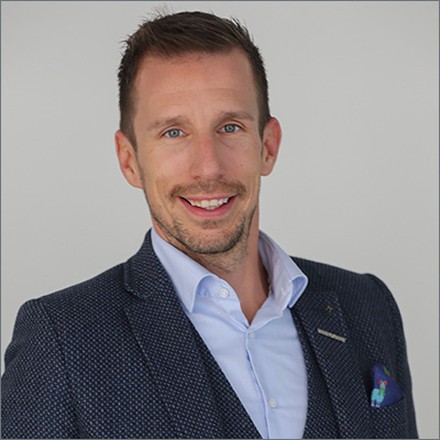 Oliver Schnöll Oliver Schnöll, Geschäftsführer der HANDOVER Beschaffungs- dienstleistungs GmbH