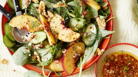 Salat mit Pfirsich Salat mit Pfirsich