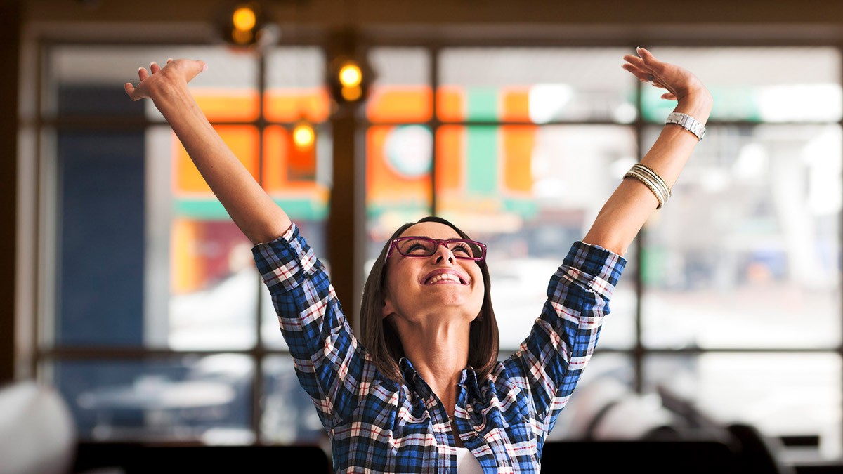 Fotos: iStockphoto, fotolia.com: bennnn
Frau mit hochgestreckten Armen
