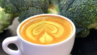 Australier mixt Broccoli-Pulver in den Kaffee
