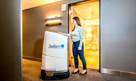 Service Roboter von Radision blu Service Roboter von Radision blu