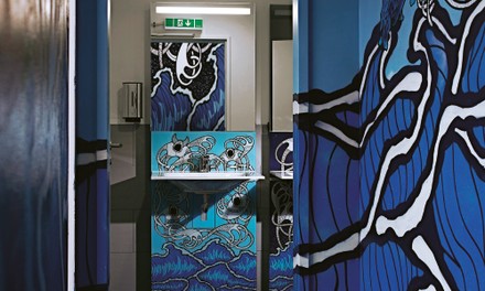 Künstlerische Restauranttoiolette Künstlerische Restauranttoiolette