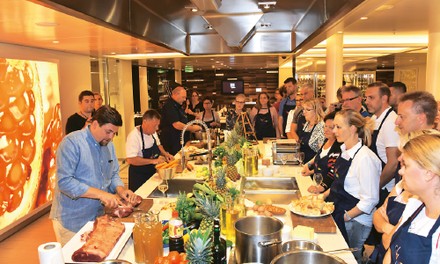 Kochstudio mit Tim Mälzer und Gästen Kochstudio mit Tim Mälzer und Gästen