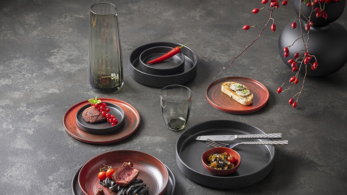 Foto: Lusini Zu Tisch bitte