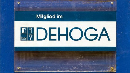 Der Dehoga-Landesverbnand in Rheinland Pfalz beschäftigt sich mit der Entlassung seines Ehrenpräsidenten. (Foto: © dpa)