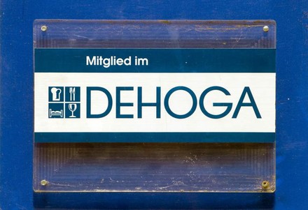 Der Dehoga-Landesverbnand in Rheinland Pfalz beschäftigt sich mit der Entlassung seines Ehrenpräsidenten. (Foto: © dpa)