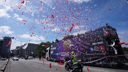 Bunte Musikparade in Hamburg