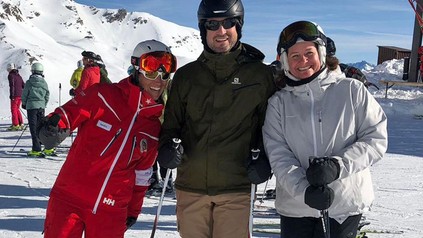 Ein Skeacher mit zwei Schülern