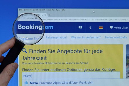 Die Schweiz leitet ein Verfahren gegen booking.com ein. (Foto: © picture alliance / Arco Images GmbH)