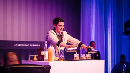 Paul Thompson ist „Deutscher Cocktail Meister 2017“. (Foto: © Deutsche Barkeeper-Union e.V.)