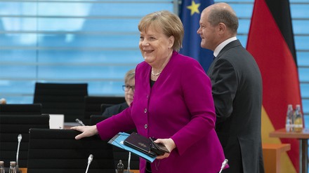 Angela Merkel und Olaf Scholz
