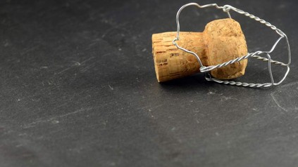 Warum knallen Sektkoreken? (Foto: © Michael Rogner/fotolia)