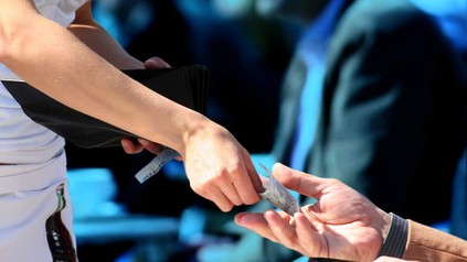 5 Tipps für mehr Trinkgeld. (Foto: © DWP/Fotolia)