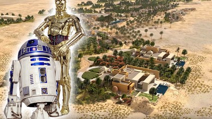 Ein Hotelkomplex mitten in der Sandwüste