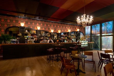 Blick in das Café Parisien in Basel