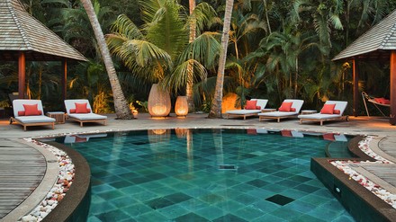 Poolbereich des Club Med Seychellen