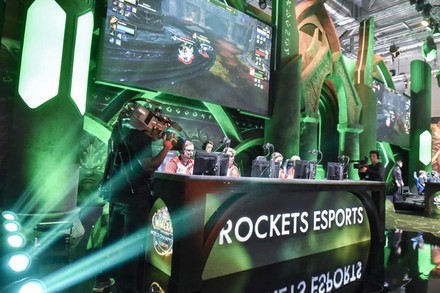 Live-Gaming auf der diesjährigen Gamescom am Blizzard-Stand. (Foto: © Koelnmesse GmbH, Thomas Klerx)