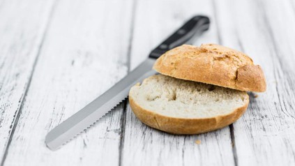 Laut einem aktuellen Gerichtsurteil, sind ein Brötchen und ein Kaffee kein vollwertiges Frühstück. (Foto: © HandmadePictures/fotolia)