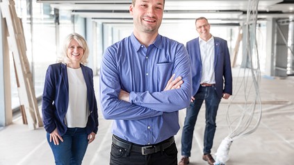 Thomas Portmann (Mitte), Roland Obrist und Monica Pellegrini freuen sich auf die Zusammenarbeit ab Juni 2019.