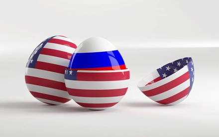 Zwei Eies mit der us-amerikanischen Flagge darauf