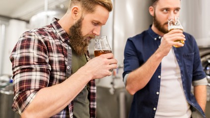 Bierbrauer beim Tasting