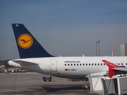 Lufthansa wird den Großteil von Air Berlin übernehmen. (Foto: © Hans/pixabay)