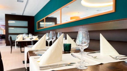 Tische sind eingedeckt im Senses im Dolce by Wyndham Bad Nauheim