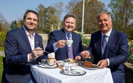 Kaffeesieder-Obmann Binder, WKW-Präsident Ruck und Bürgermeister Ludwig
