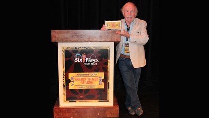 Chip Cleary, Senior Consultant des Europa-Parks, nahm die begehrte Auszeichnung entgegen. (Foto: © Europa-Park)