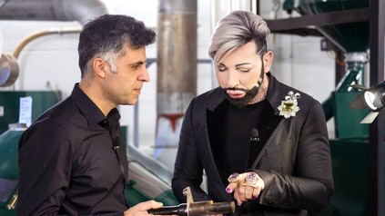 Röstmeister Roberto Bagnara mit Modezar Haral Glööckler.