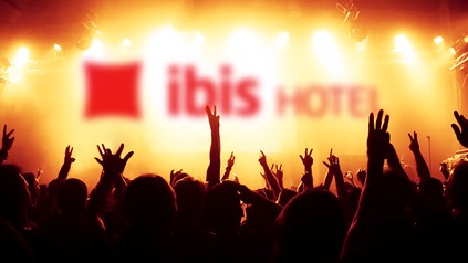 Ein Rockkonzert in einem Ibis-Hotel