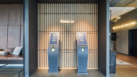 Check-in-Bereich im Zleep Hotel Copenhagen Arena