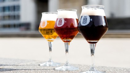 Drei Gläser mit diversem Craftbier