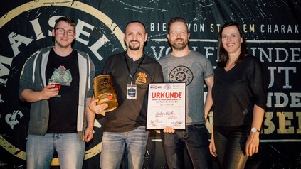 Markus Briemle (Braumeister Maisel & Friends), Gewinner Heiko Müller, Michael König (Biersommelier Maisel & Friends), Andrea Kalrait (Biersommelière und Veranstaltungsleiterin BrauBeviale)