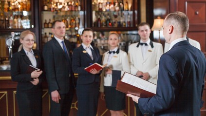 Mitarbeiterbesprechung in einem Hotel