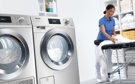 Die neuen Miele-Waschmaschine und Trockner im Einsatz.