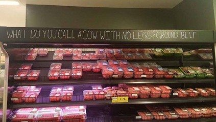 Fleischwaren im Kühlregal