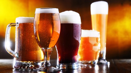 Unterschiedlichste Biere auf einem Tisch