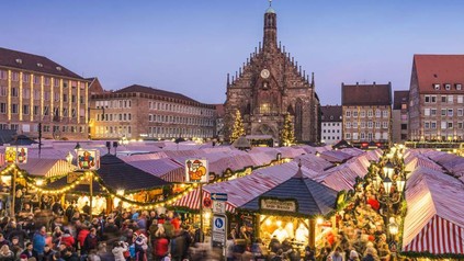 Panorama des Nürnberger Christkindlesmarkts