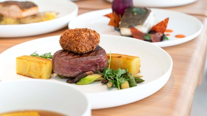 Angerichtete Speisen des Lux Restaurant & Bar