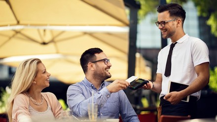 Gäste in einem Restaurant