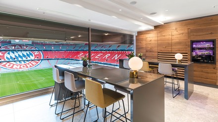 Die Miele Lounge in der Allianz Arena bietet den stilvollen Rahmen für kulinarische Highlights mit freiem Blick ins Stadionrund.