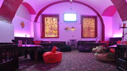 Eine Shisha-Lounge von innen