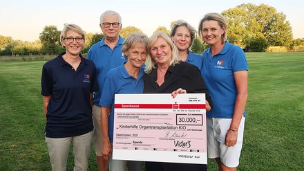 Übergabe des Spendenchecks